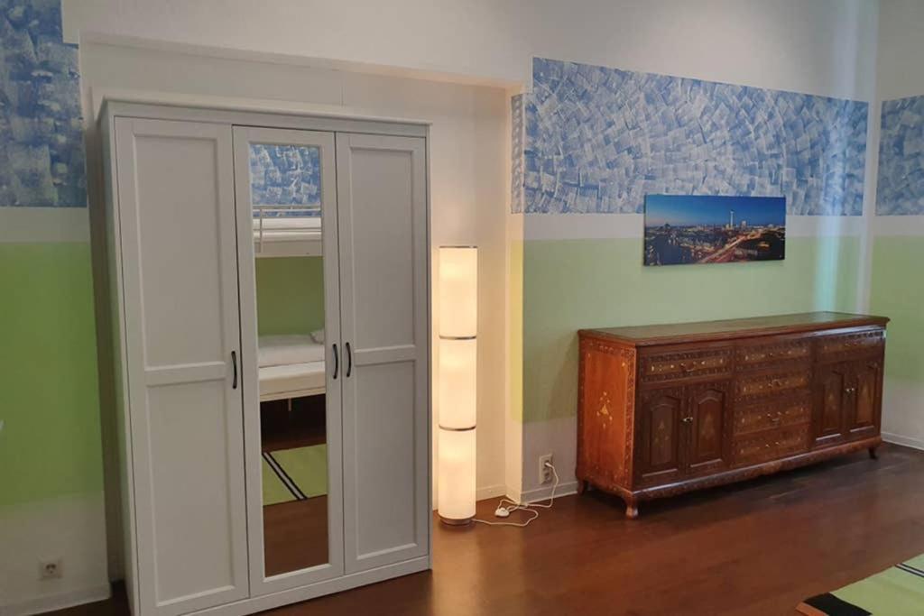 Appartamento Big & Cosy Central Lichtenberg City Berlino
